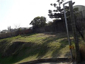 990 m² Land available in New Dawn Park