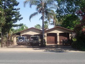 4 Bedroom House in Aston Manor