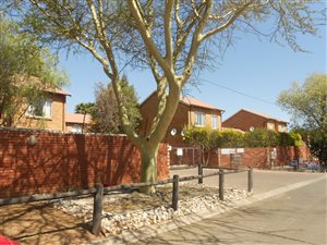 3 Bed Duplex in Honeydew Ridge
