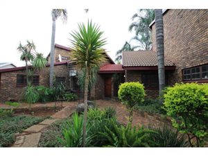 4 Bed House in Pierre van Ryneveld