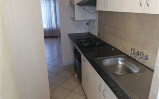 2 Bedroom House in Olievenhoutbosch