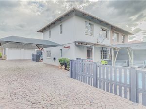3 Bed House in Crown Gardens