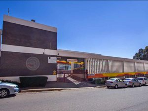 6000 m² Commercial space in Park Central