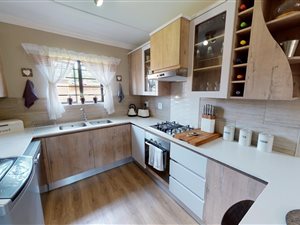 2 Bed Townhouse in Roodeplaat
