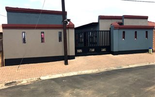 Commercial space in Ebony Park