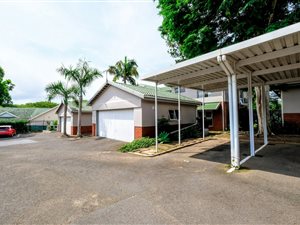4 Bed Apartment in Mt Edgecombe