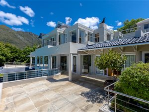 5 Bed House in Bishopscourt