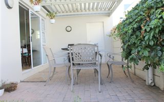 2 Bedroom Townhouse in Nuutgevonden