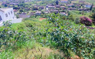 952 m² Land available in La Mercy