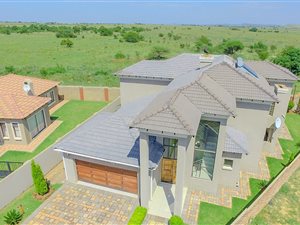 5 Bed House in Monavoni