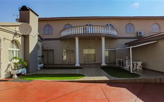 5 Bedroom House in Meredale