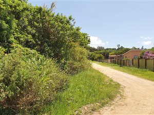 1335 m² Land available in Port Edward