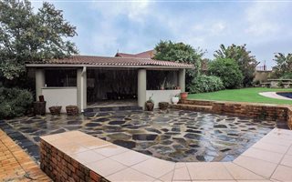 4 Bedroom House in Grobler Park