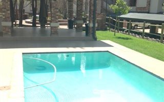 1 Bedroom Apartment in Mooivallei Park