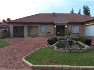 98 m² Office Space in Flamwood