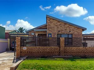 4 Bed House in Chiawelo