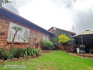 2 Bed Townhouse in Zwartkop