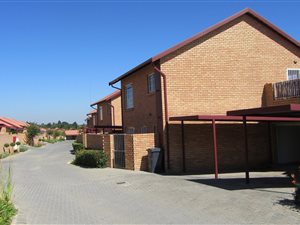 2 Bed Flat in The Reeds