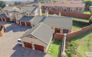 3 Bedroom Townhouse in Rietvlei Ridge Country Estate