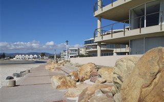 2 Bedroom Apartment in Lagoon Beach