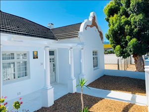 3 Bed House in Strand Central