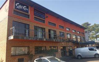 267 m² Commercial space in North Riding