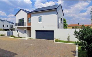 4 Bedroom House in Bryanston