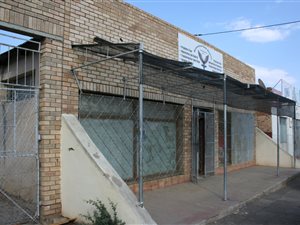 350 m² Land available in Graaff Reinet