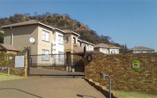 2 Bedroom Townhouse in Naturena
