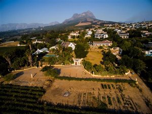 3 Bed House in Somerset West Central