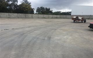 3000 m² Land available in Airport Industria