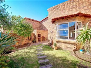 2 Bed Townhouse in Bromhof