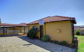 3 Bedroom House in Cosmo City