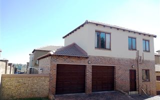 3 Bedroom Duplex in Willowbrook