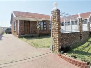 3 Bed House in Amalinda