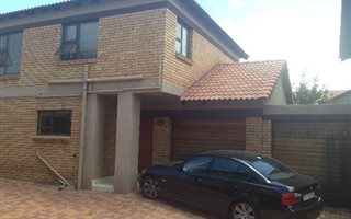 3 Bedroom Cluster in New Redruth
