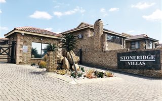 4 Bedroom Townhouse in Honeydew Manor