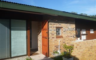 2 Bedroom House in Gansbaai and surrounds