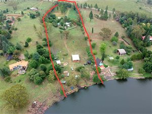 2.5 ha Farm in Lindequesdrif