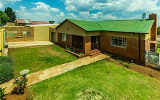 3 Bedroom House in Crosby