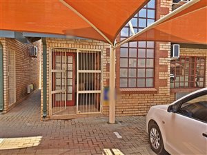 124 m² Commercial space in Brandwag