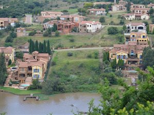 1261 m² Land available in Estate D Afrique