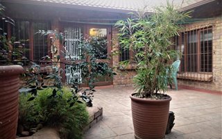 3 Bedroom House in Die Hoewes