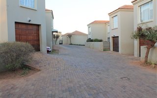 3 Bedroom Duplex in Grobler Park