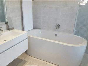 2 Bed Apartment in Waterfall Estate