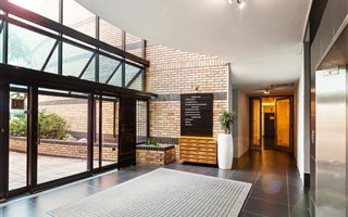 554.960021972656 m² Office Space in Westville