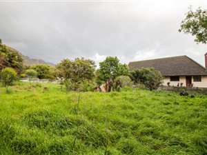 841 m² Land available in Mountainside