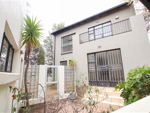 3 Bed House in Northwold Gardens