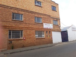 900 m² Commercial space in Springfield