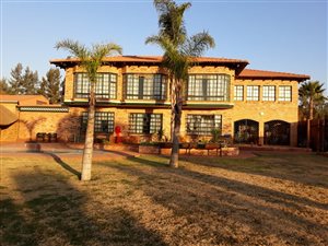 2.9 ha Farm in Kameeldrift East